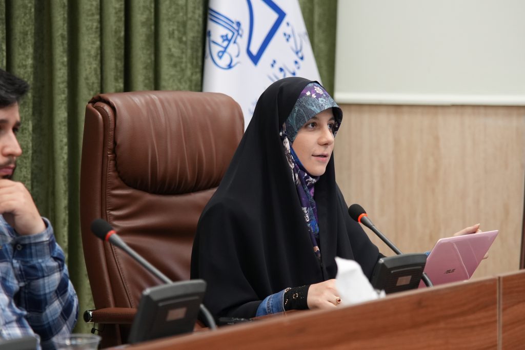 از تضعیف نقش‌های خانوادگی تا بازتعریف هویت زن مسلمان در فضای مجازی