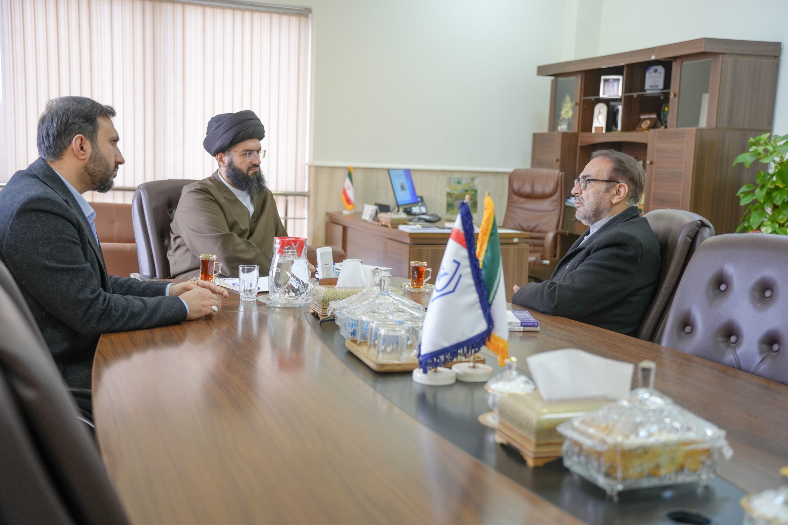 دیدار دبیر علمی کنگره جهانی علامه ملاعبدالله بهابادی یزدی با رئیس دانشگاه باقرالعلوم(ع)