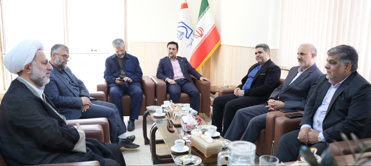 دانشگاه باقرالعلوم(ع) میزبان دبیر کمیسیون هماهنگی بانک‌ها؛ تاکید رئیس دانشگاه باقرالعلوم(ع) بر حسن برخورد، تسهیل در رفع حوائج و دستگیری از مردم